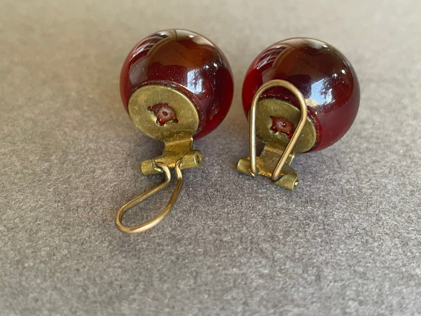 Clips on earrings Bakelite, 1930-1940