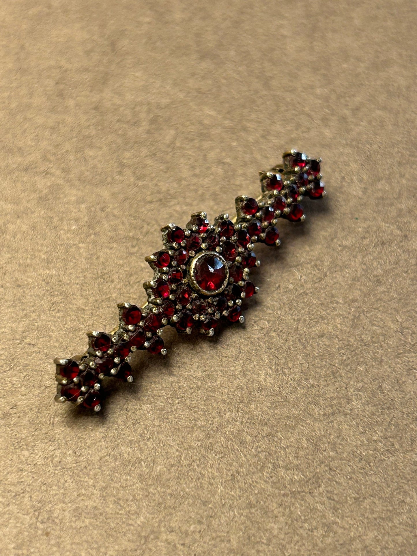 Brooch vintage garnet 900