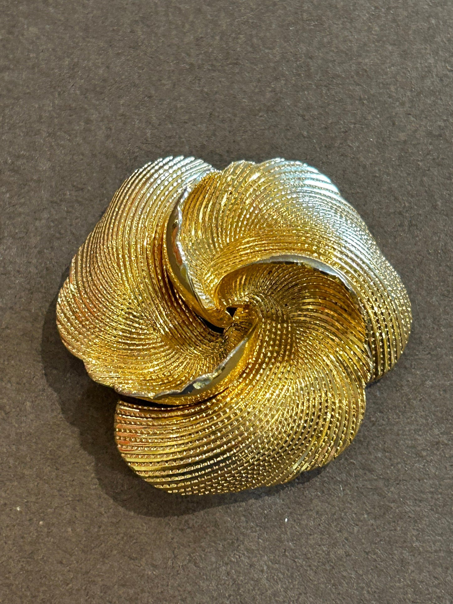 Grosse brooch vintage