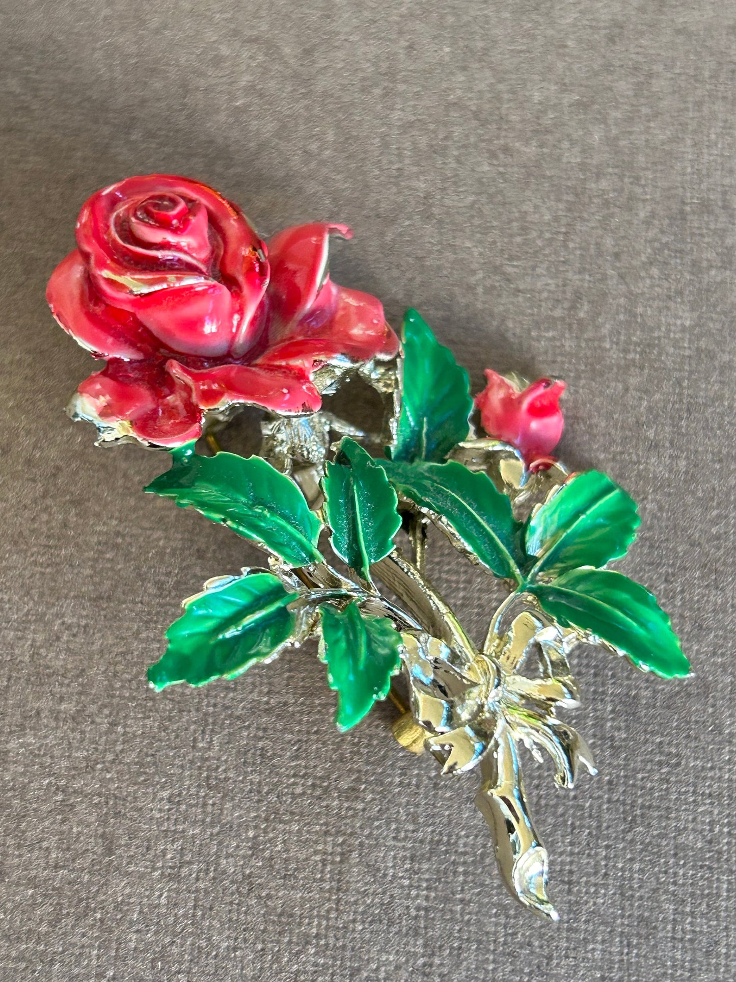 Exquisite brooch vintage Rose