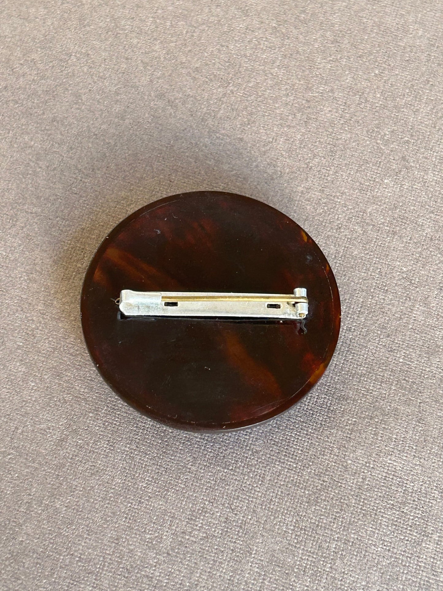 Antique bakelite brooch 1