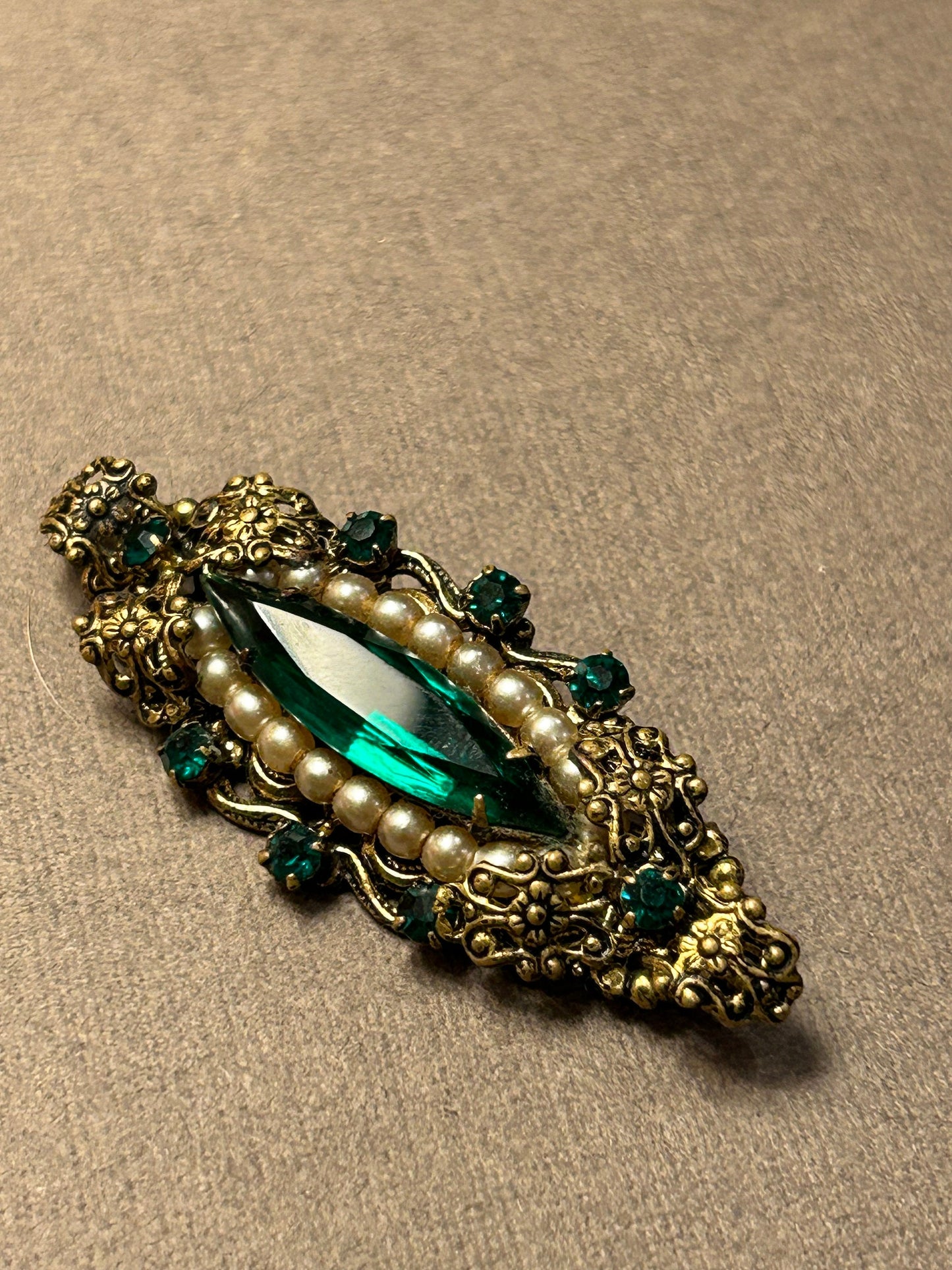 Brooch vintage