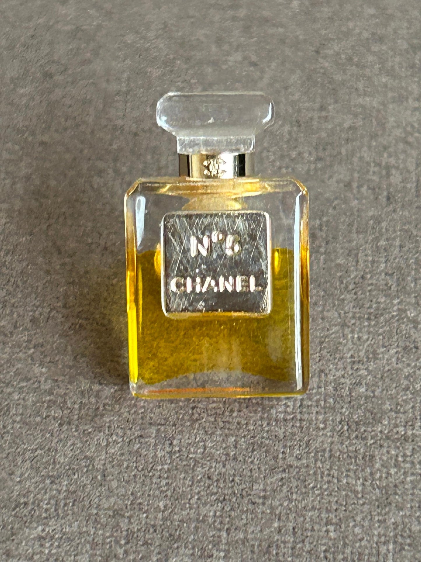 Chanel pin N5