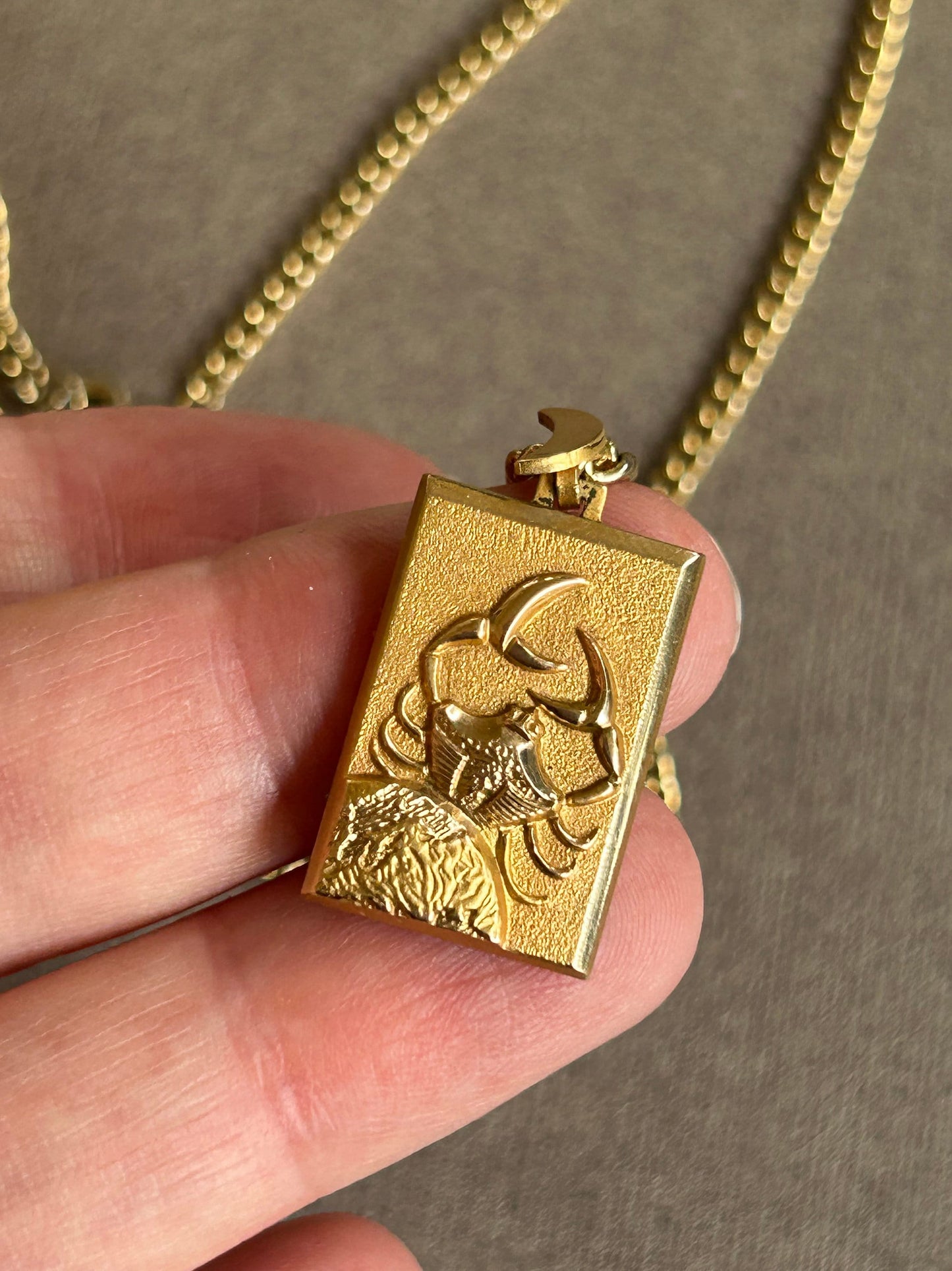 Fix Antique pendant and chain, gold plated zodiac "Cancer"