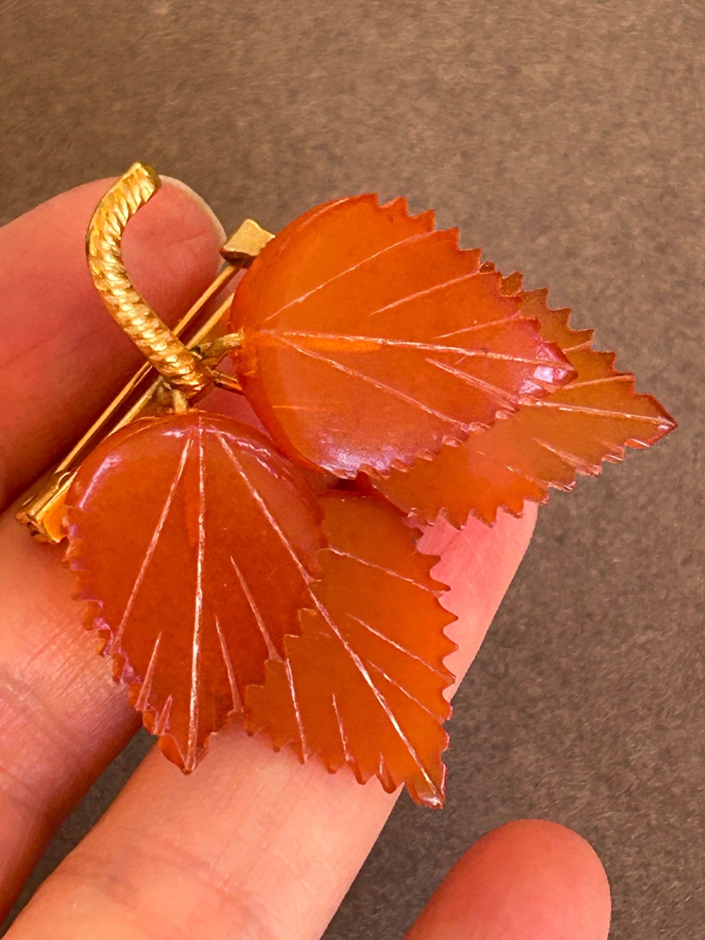 Amber brooch Leaves vintage