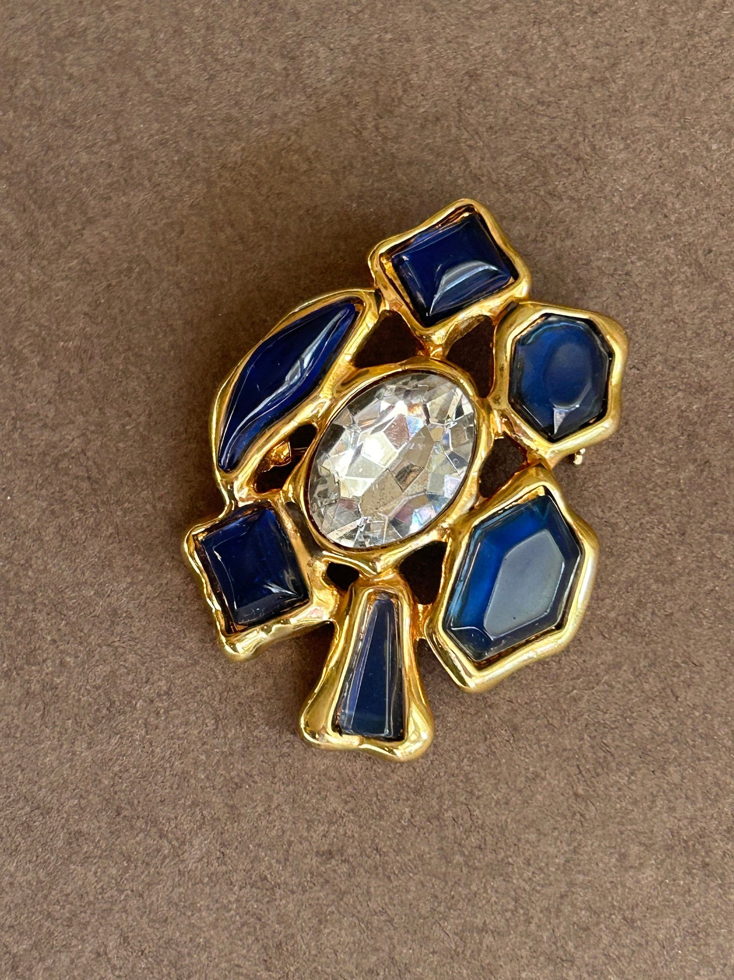 Vintage brooch 27