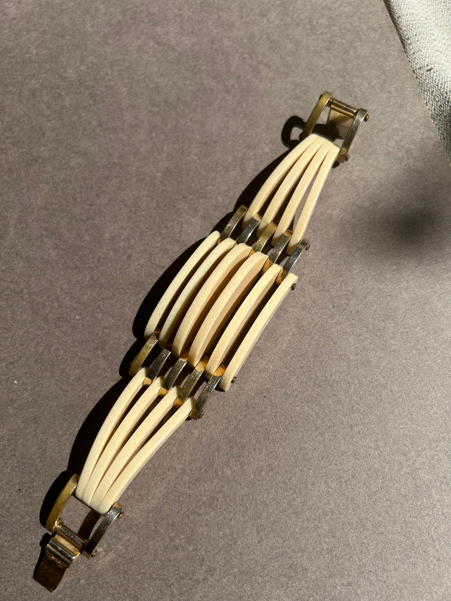 Art Deco bakelite bracelet 1920