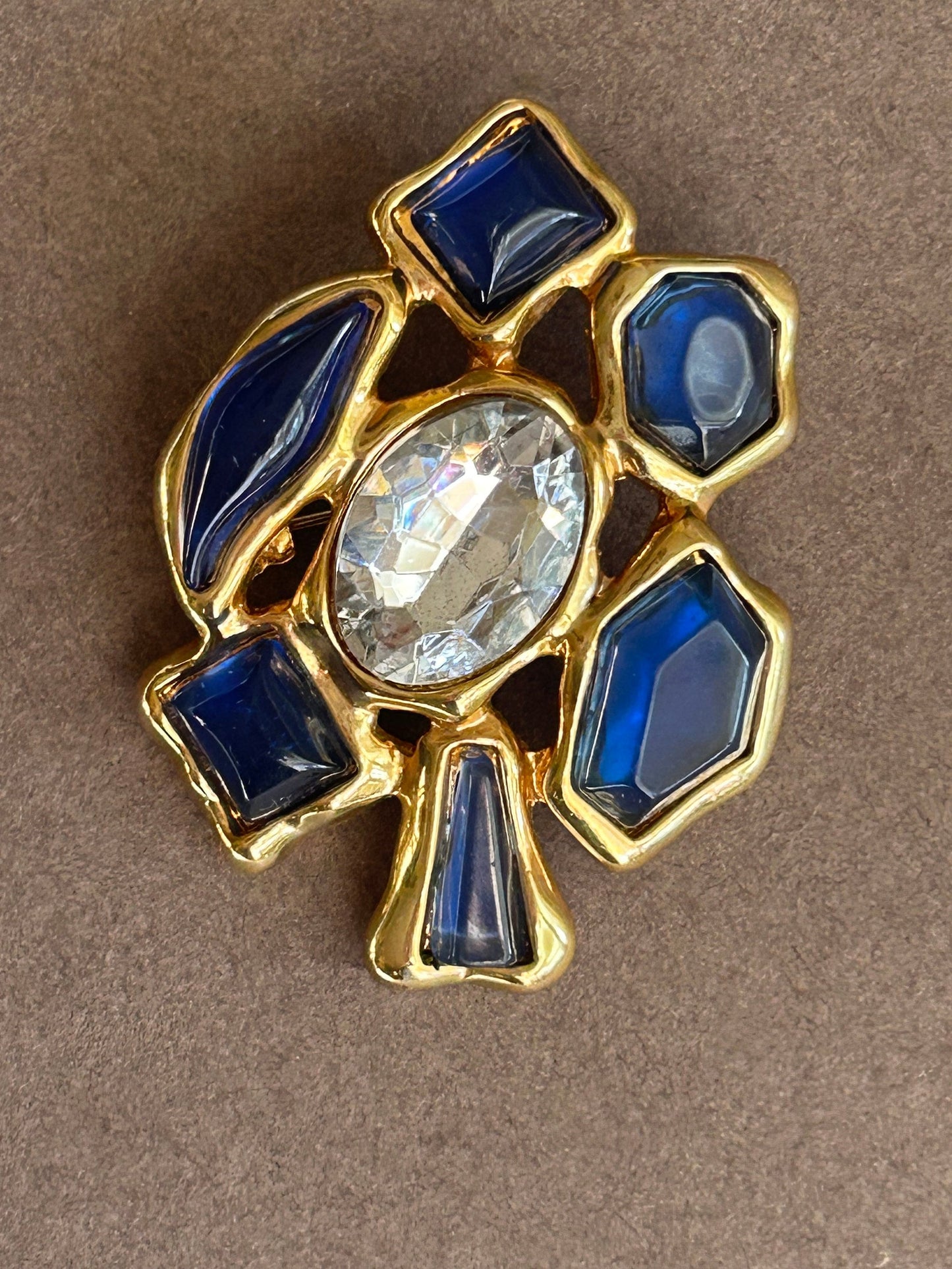 Vintage brooch 27